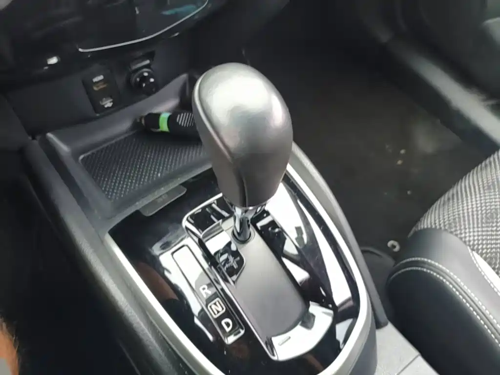 Nissan Qashqai — миниатюра 14