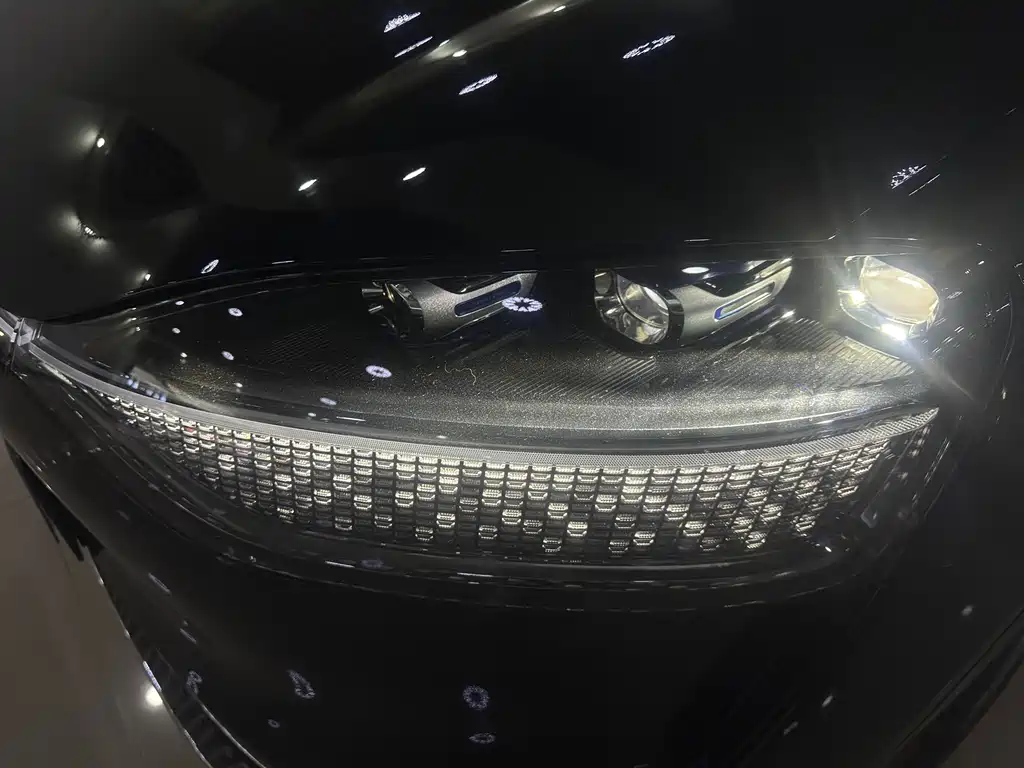 AITO ASK THE WORLD M9