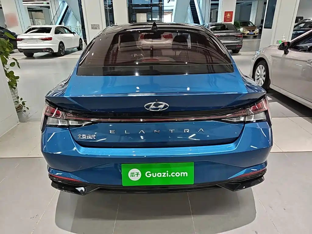 Hyundai Elantra — миниатюра 6