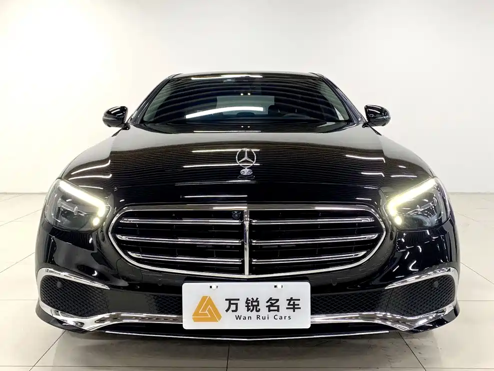Mercedes-Benz E-Class — миниатюра 2