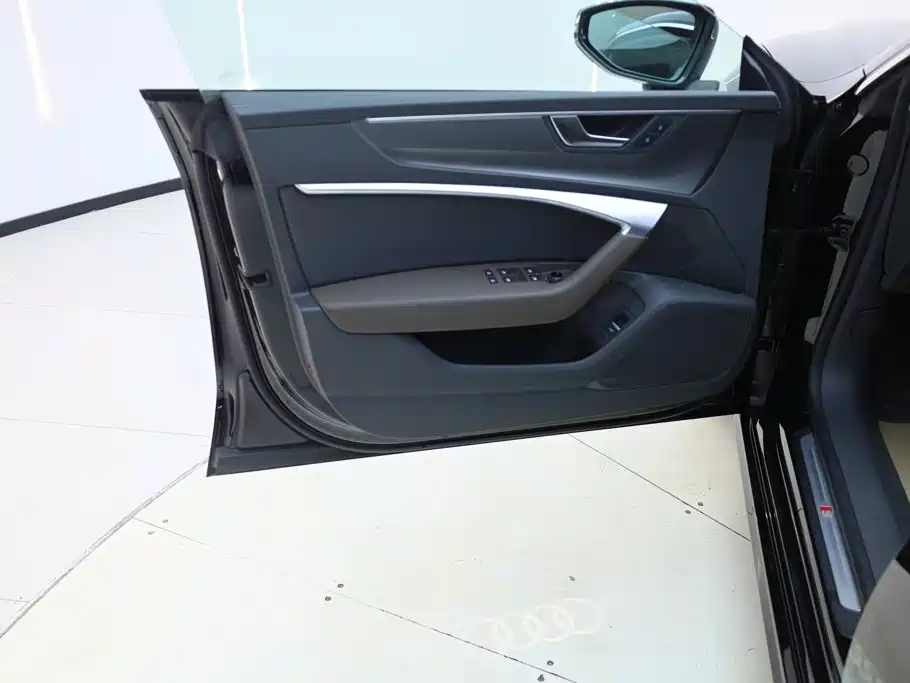 Audi A7L — миниатюра 15