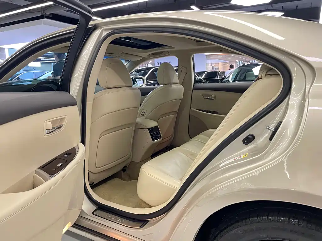 Lexus ES — миниатюра 7
