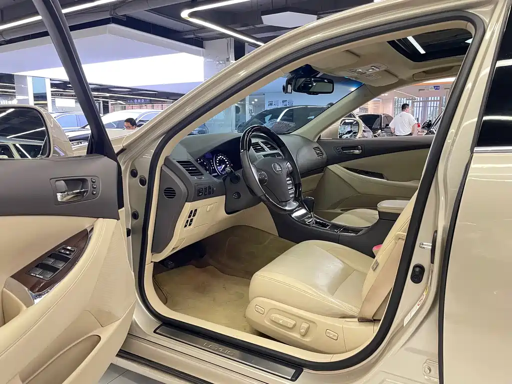 Lexus ES — миниатюра 6