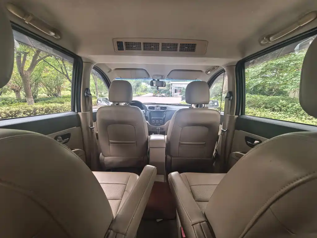 Wuling Hongguang — миниатюра 7