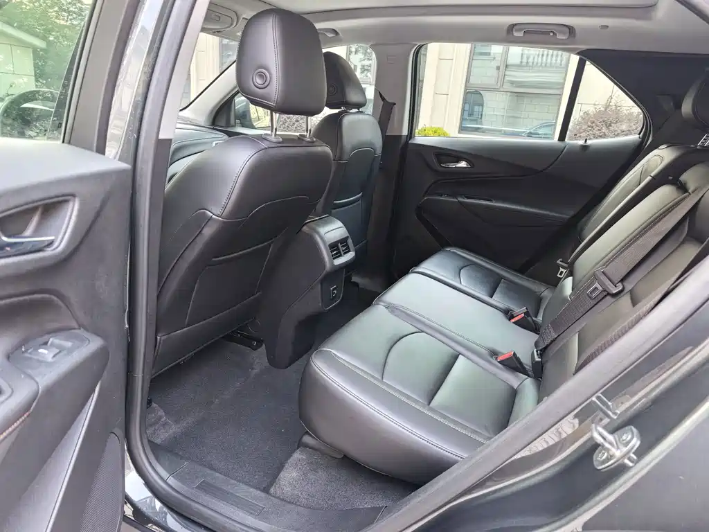 Chevrolet Equinox — миниатюра 15