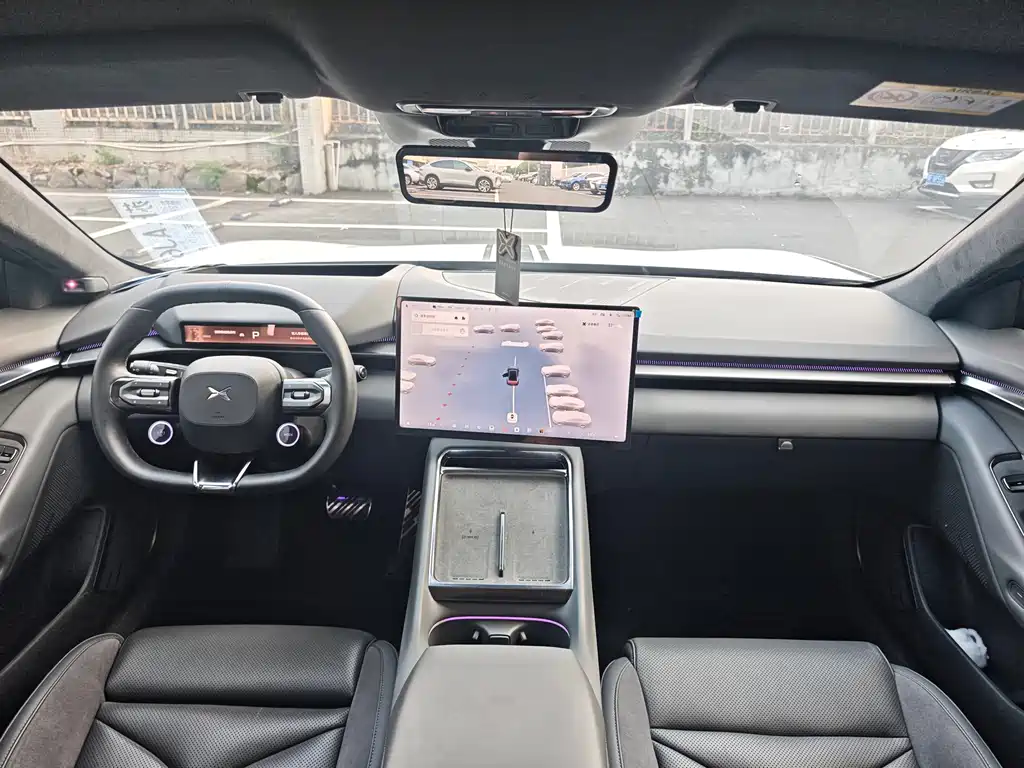XPeng P7 — миниатюра 10