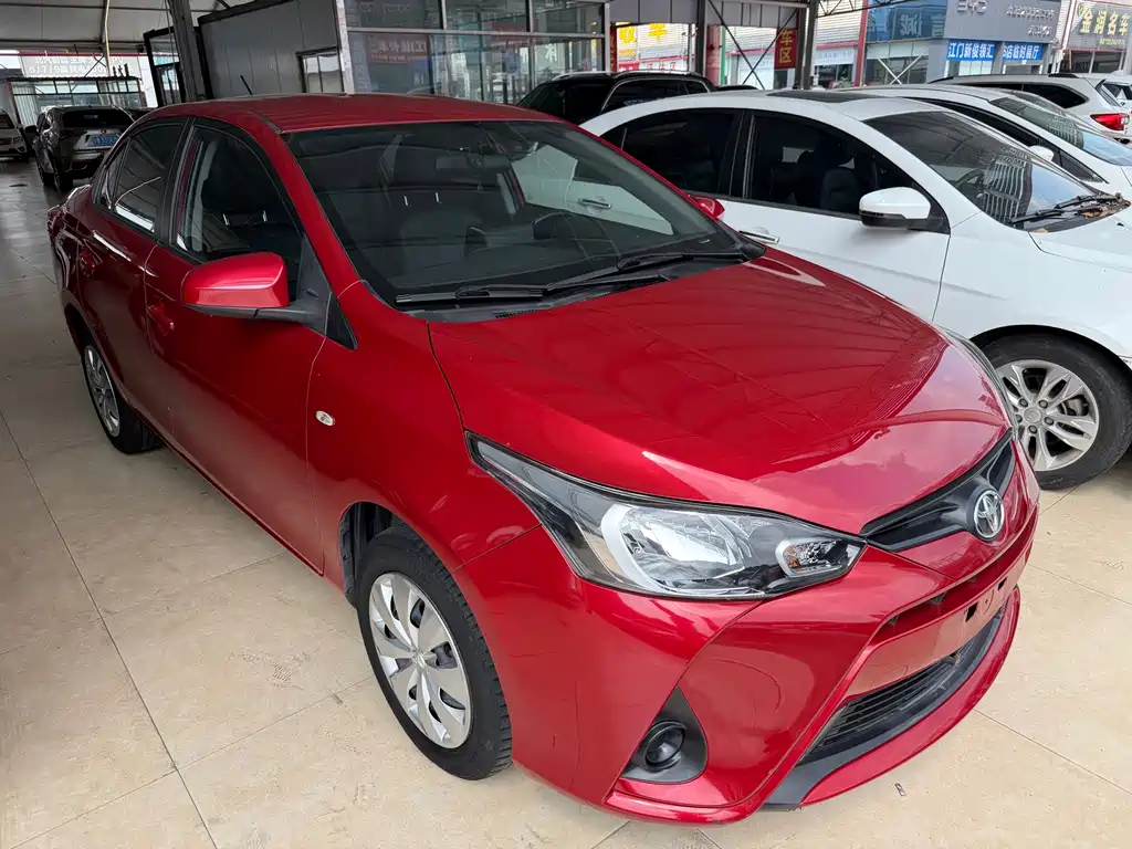 Toyota Yaris L — миниатюра 3