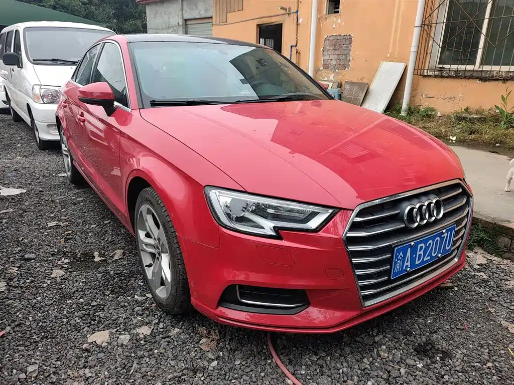AUDI  A3