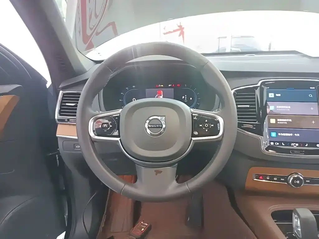 Volvo XC90 — миниатюра 11