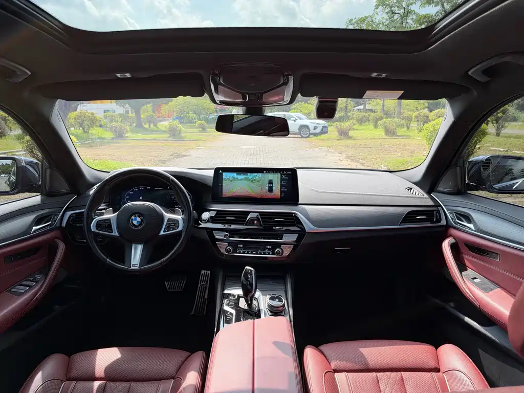 BMW 5 Series — миниатюра 8