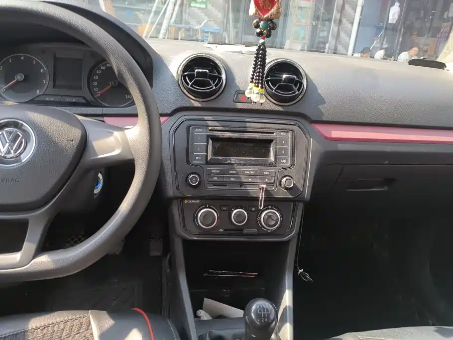 Volkswagen Jetta — миниатюра 13