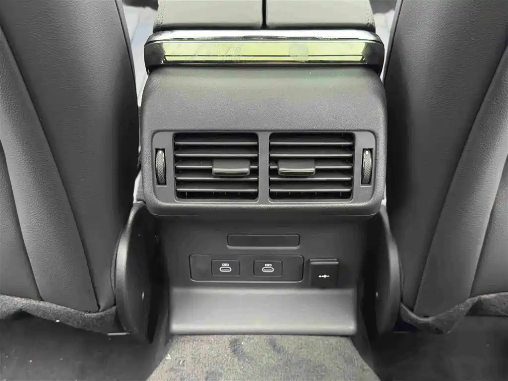 Land Rover Velar — миниатюра 14