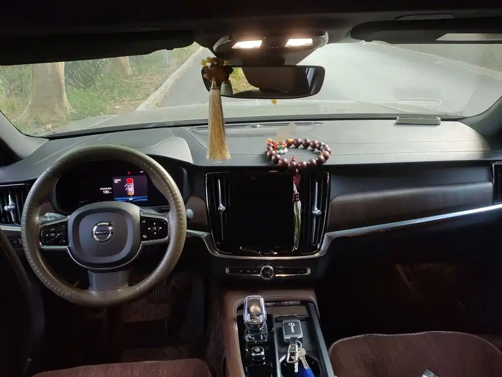 Volvo S90 — миниатюра 10