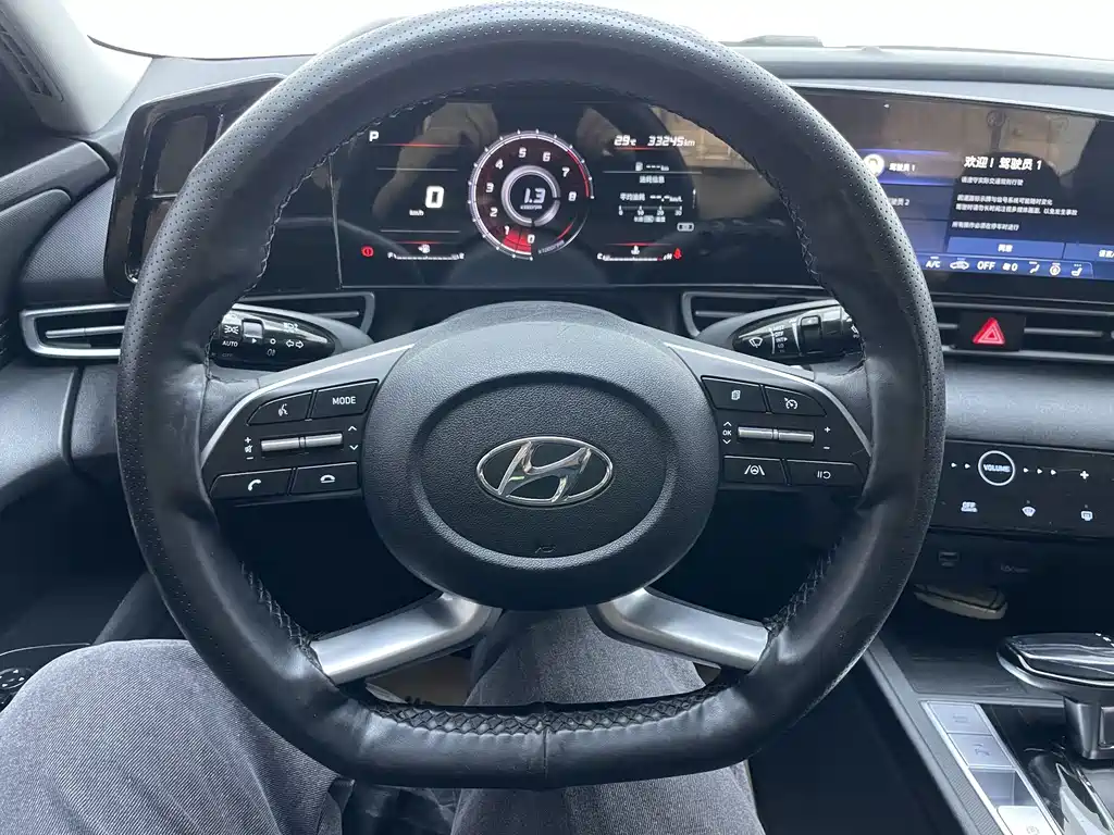 Hyundai Elantra — миниатюра 9