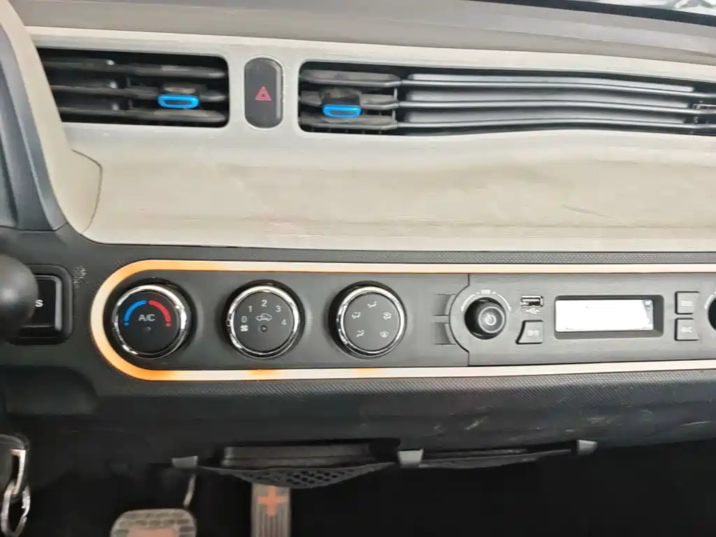 Wuling MINIEV — миниатюра 12