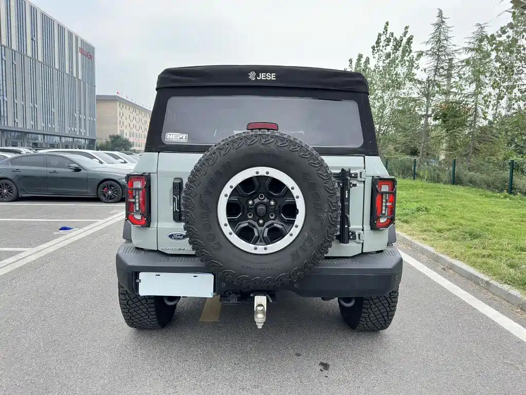 Ford Bronco — миниатюра 11