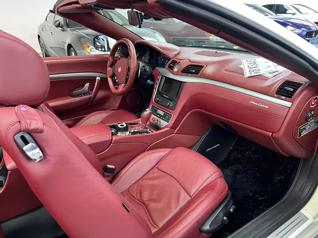 Maserati GranCabrio — миниатюра 6