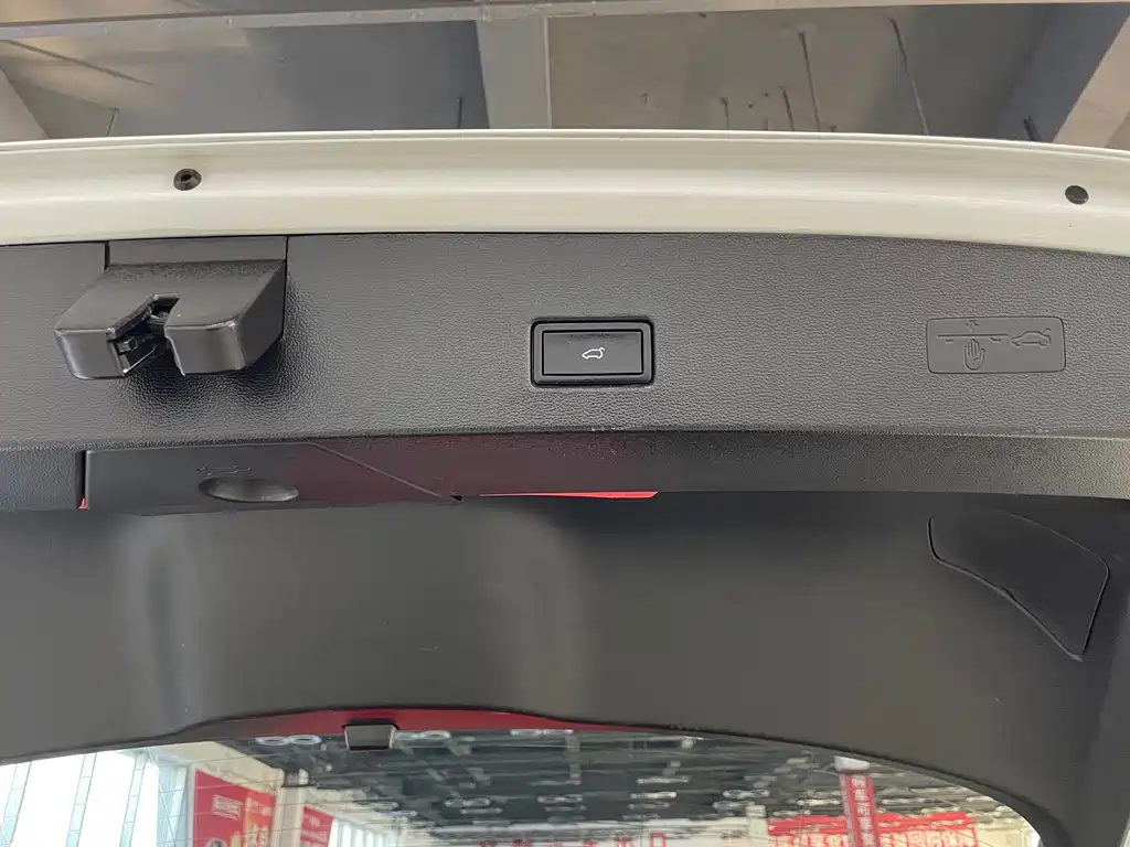 VOLKSWAGEN T ROC EXPLORING SONGS