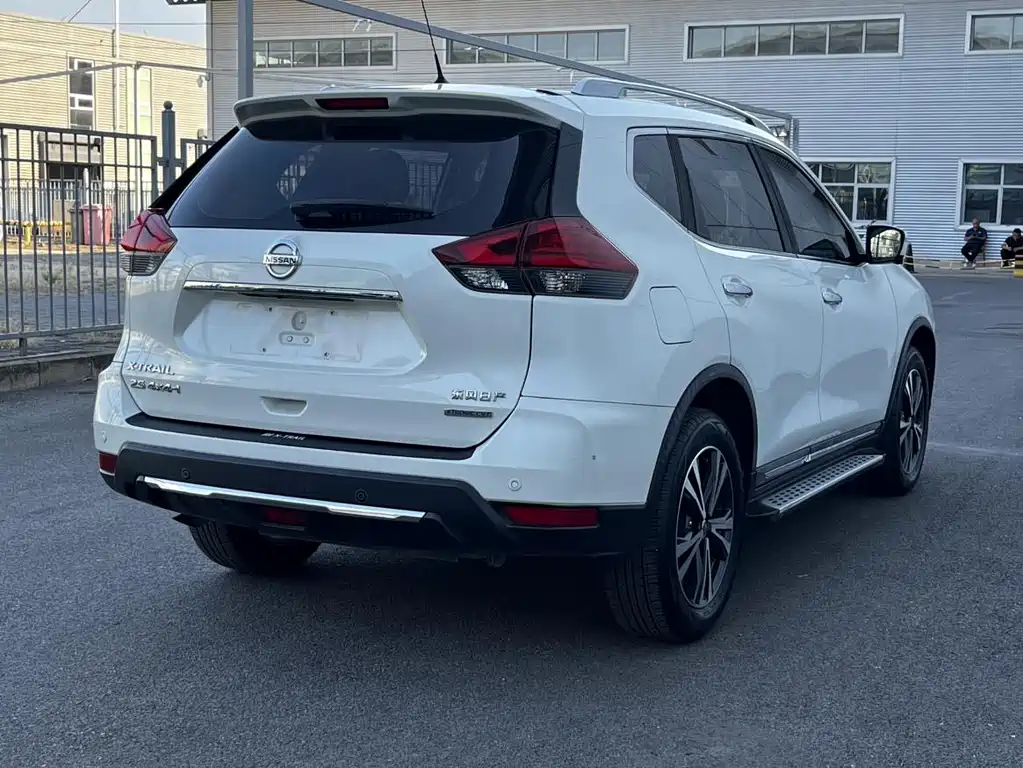 Nissan X-Trail — миниатюра 5