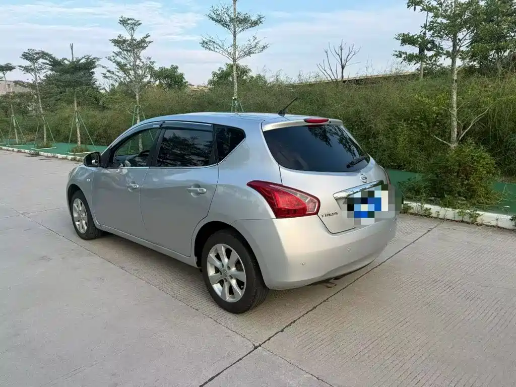 Nissan Tiida — миниатюра 6