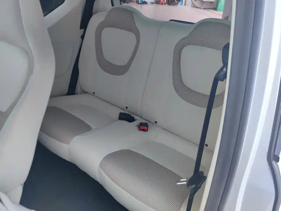 Wuling MINIEV — миниатюра 11