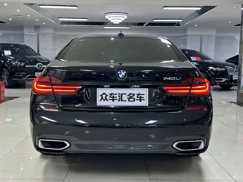 BMW 7 SERIES