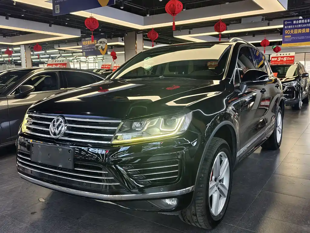 VOLKSWAGEN TOUAREG