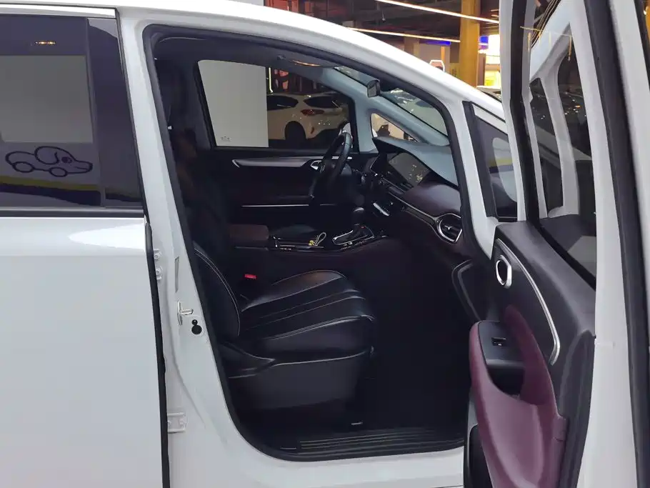 GAC Motor Trumpchi M6 — миниатюра 8
