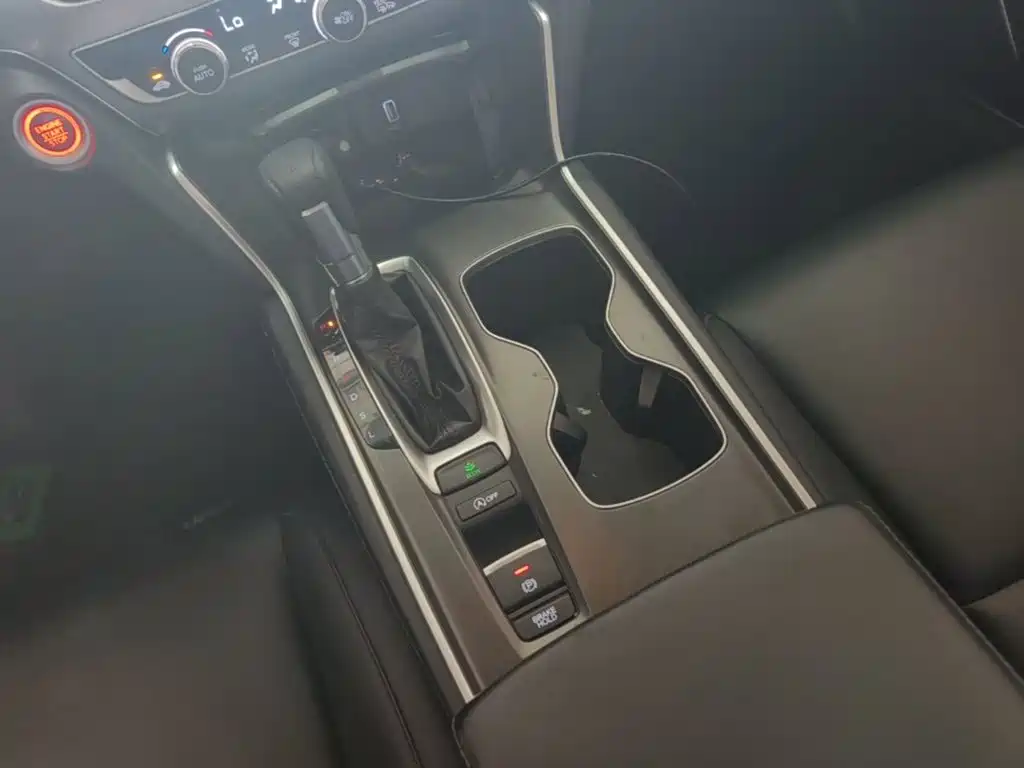 Honda Accord — миниатюра 14