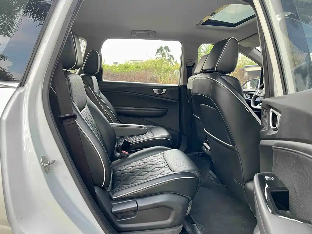 Wuling Jiachen — миниатюра 12
