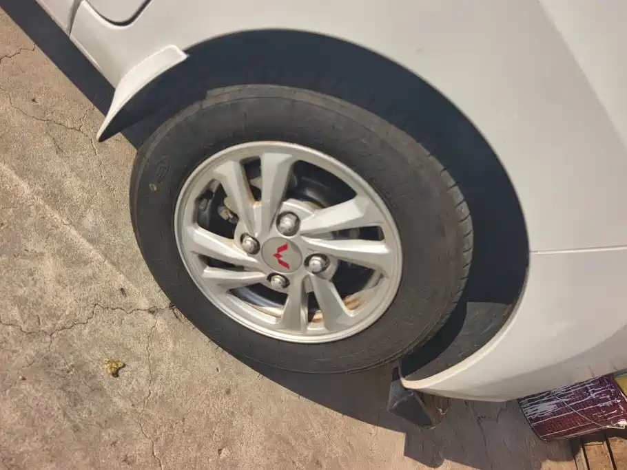 Wuling MINIEV — миниатюра 6