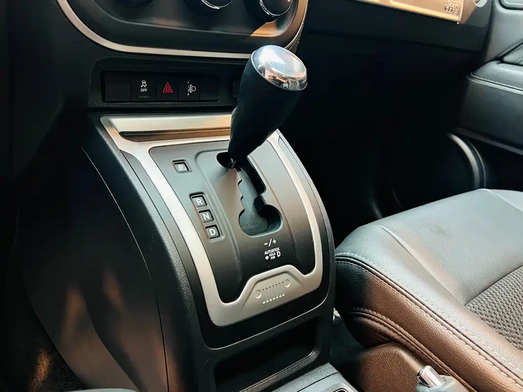 Jeep Compass (Import) — миниатюра 17