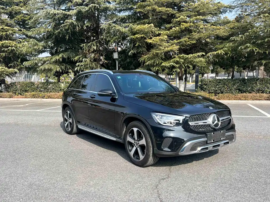MERCEDES-BENZ GLC