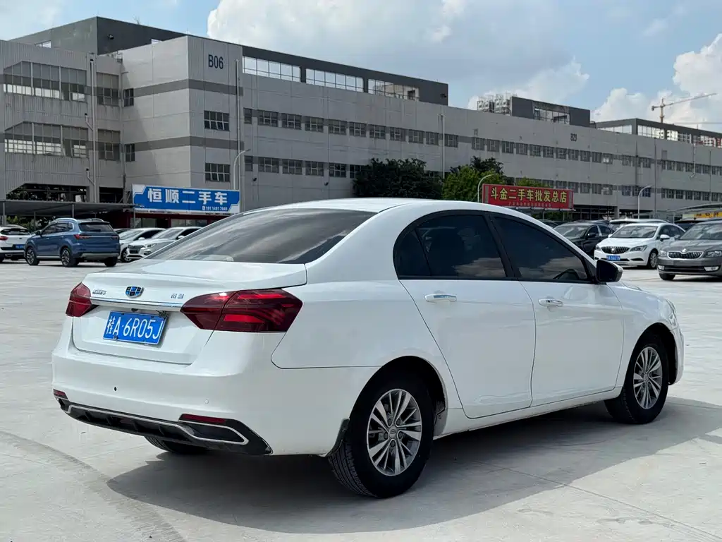 Geely Emgrand — миниатюра 5