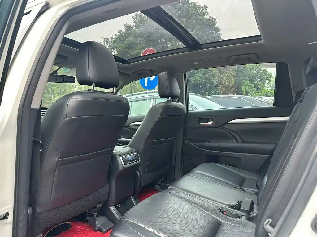 Toyota Highlander — миниатюра 6