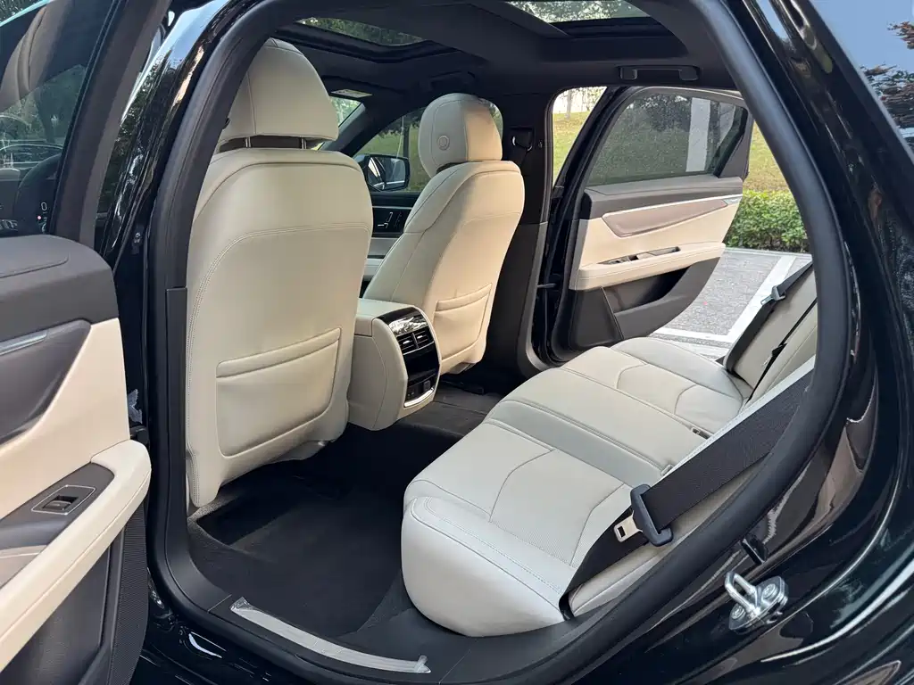 Cadillac CT6 — миниатюра 13