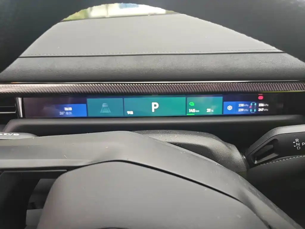 Lynk & Co 10 — миниатюра 12