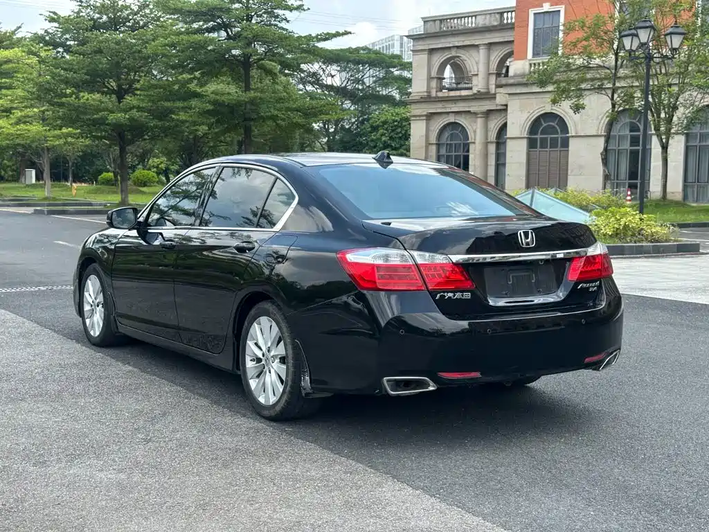 Honda Accord — миниатюра 16