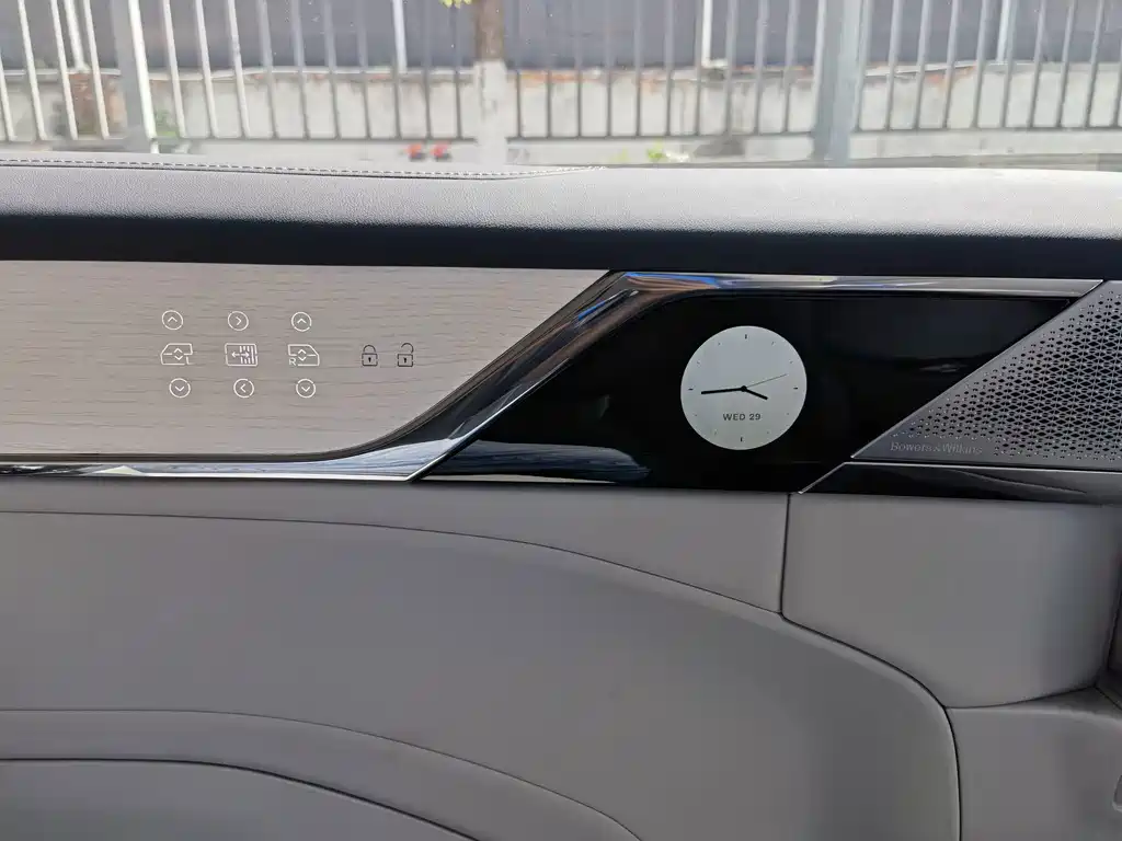 Volvo EM90 — миниатюра 14
