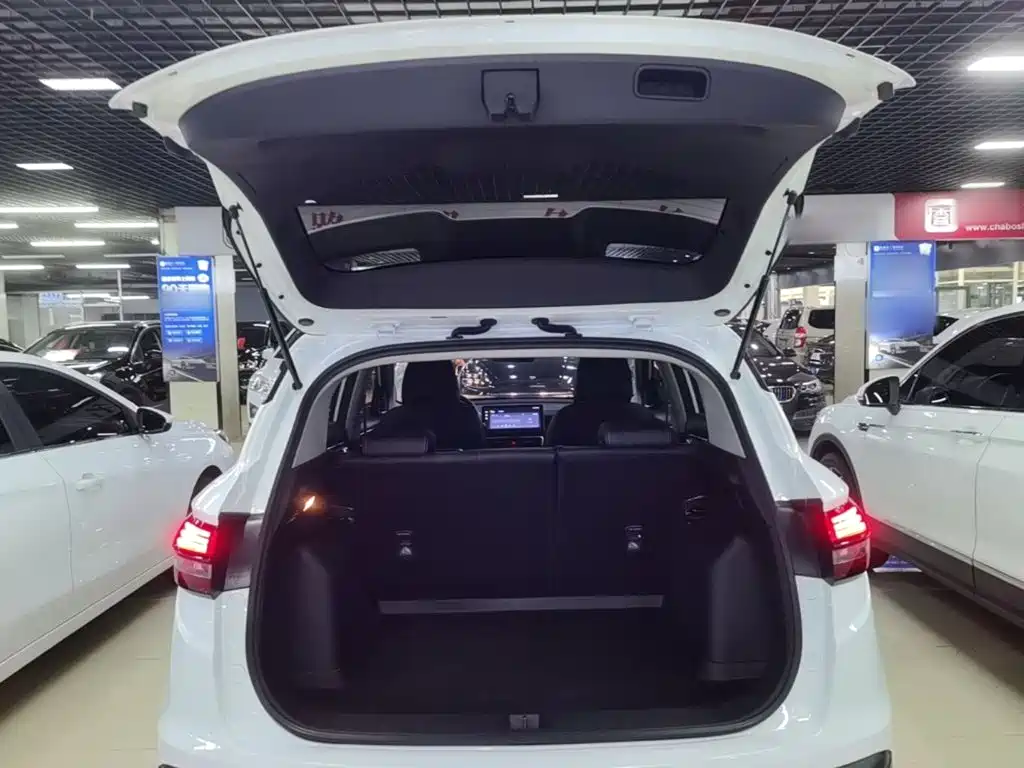 Geely Binyue — миниатюра 19