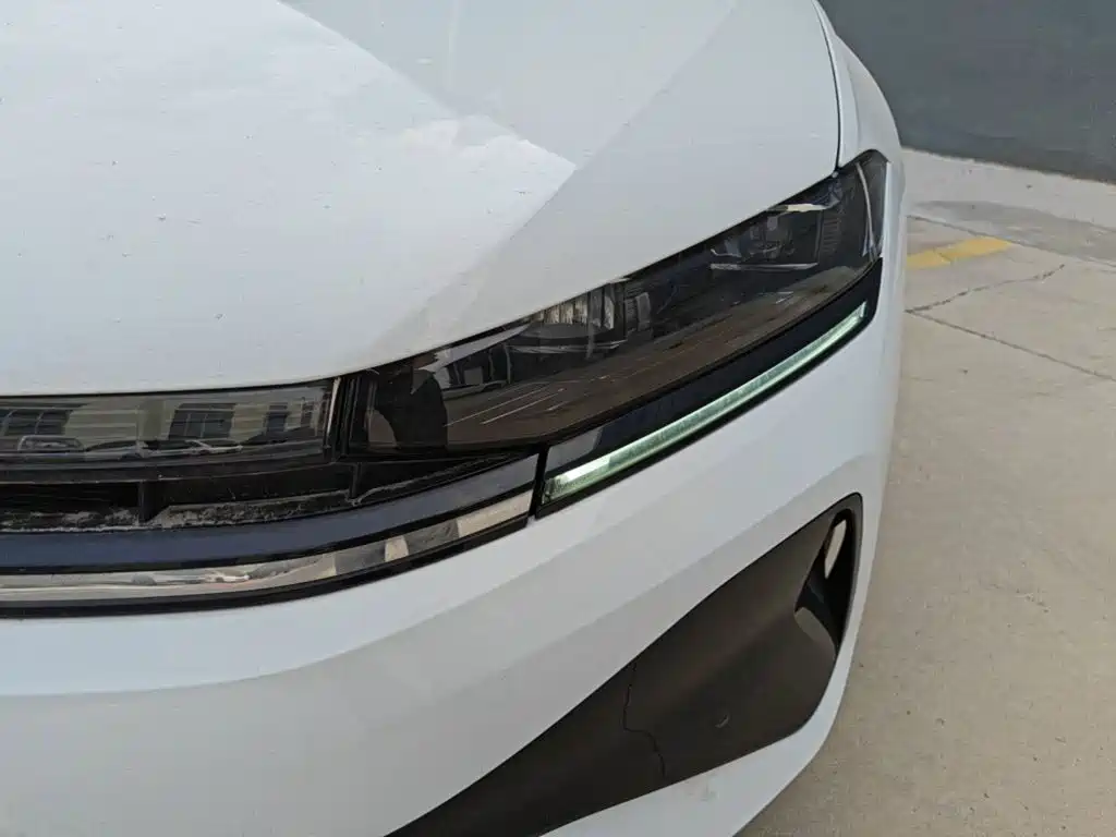 Volkswagen Sagitar — миниатюра 24