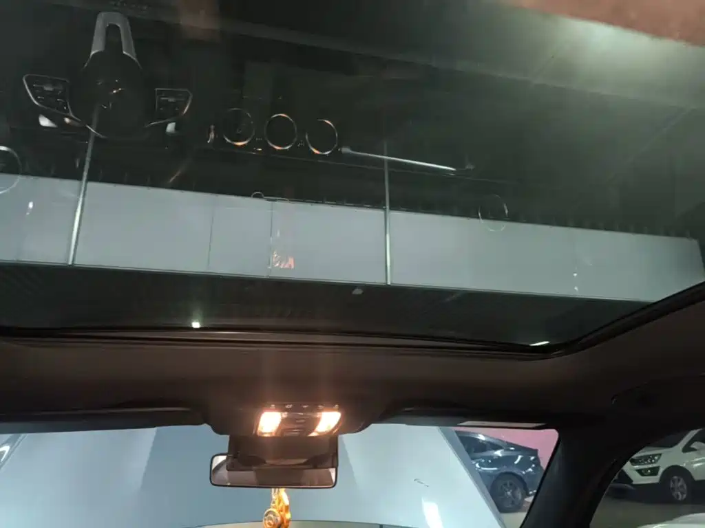 Mercedes-Benz GLB — миниатюра 18