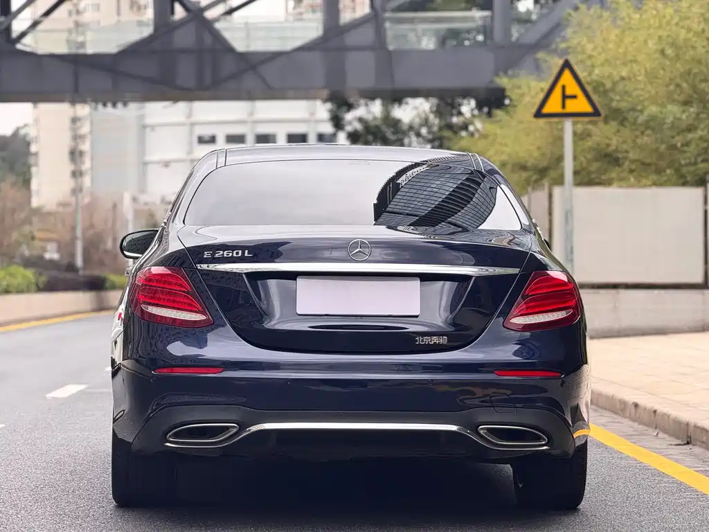 MERCEDES-BENZ E CLASS