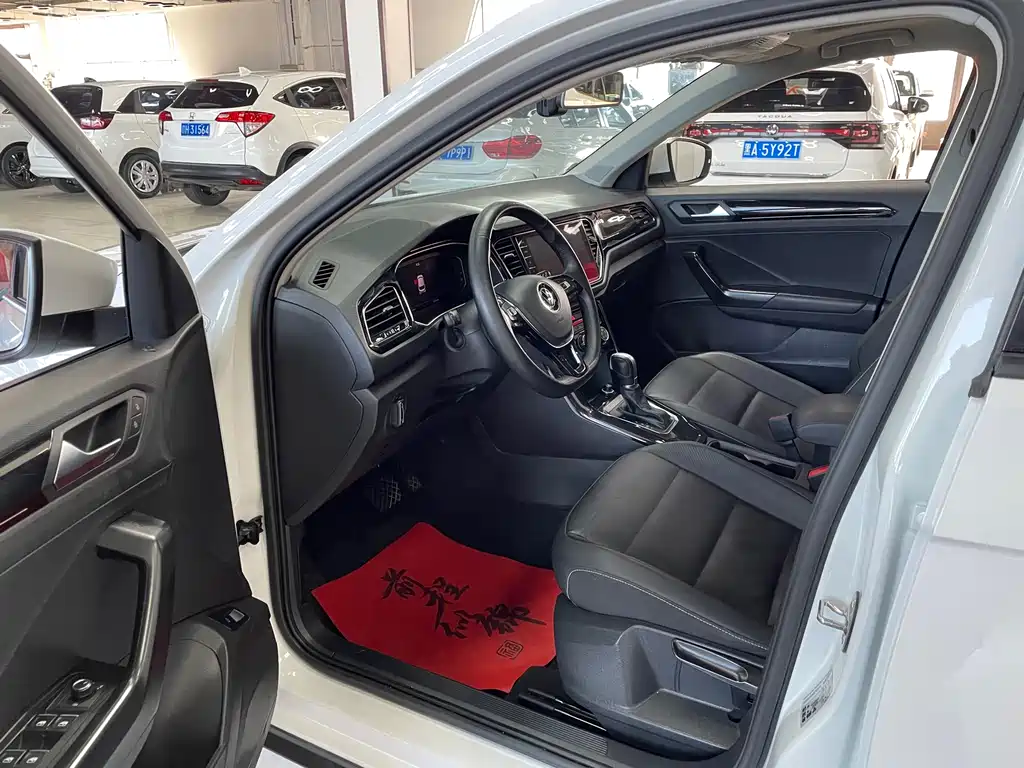 VOLKSWAGEN T ROC EXPLORING SONGS