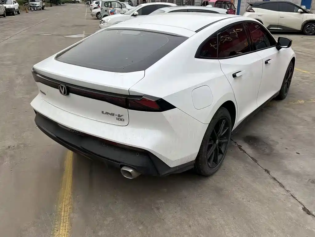 Changan UNI-V iDD — миниатюра 2