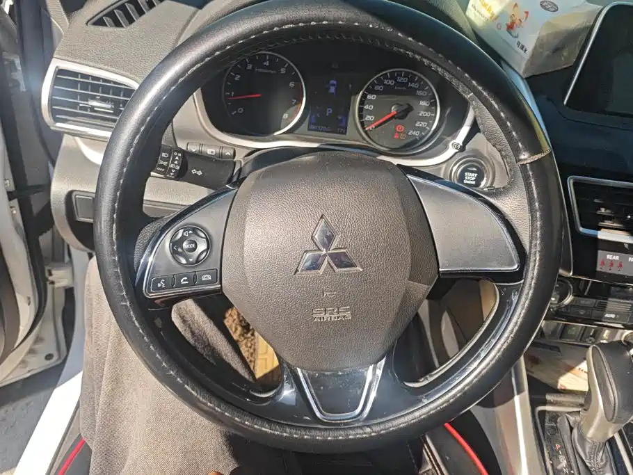 Mitsubishi Eclipse Cross — миниатюра 15