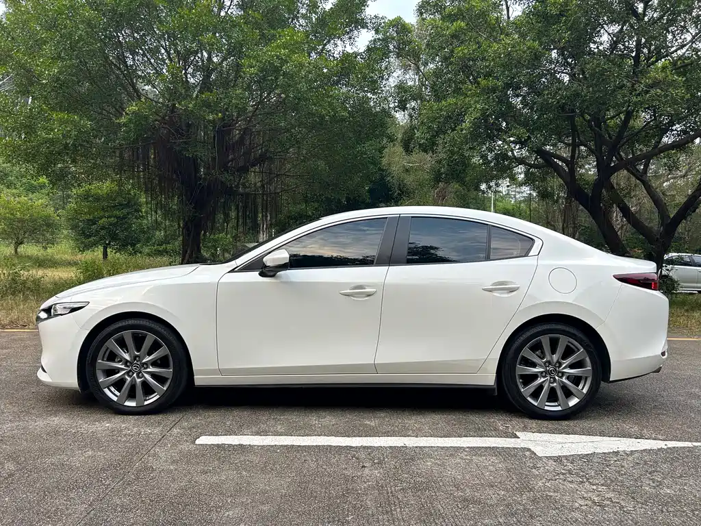 Mazda 3 Axela — миниатюра 4