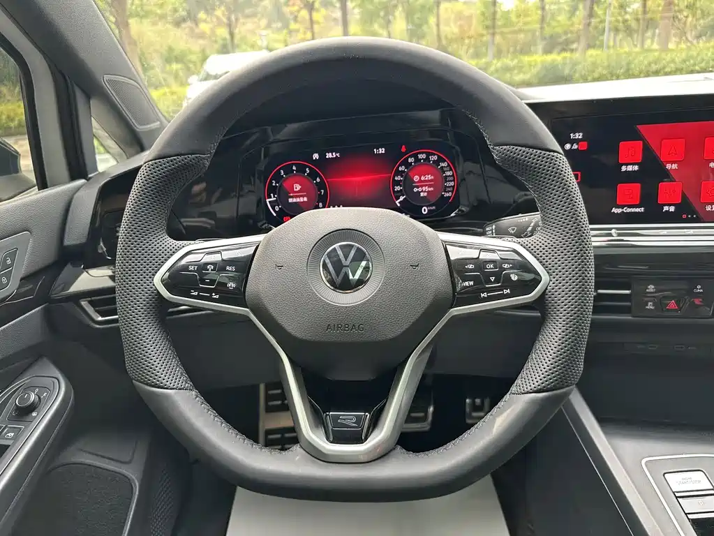 Volkswagen Golf — миниатюра 14