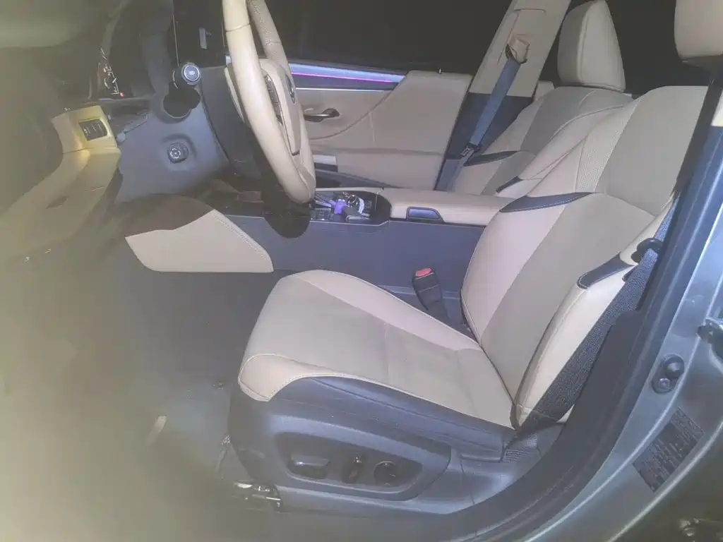 Lexus ES — миниатюра 11