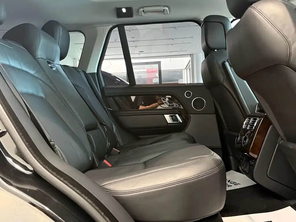 Land Rover Range Rover — миниатюра 19